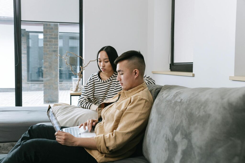 Home wifi router providing broadband internet